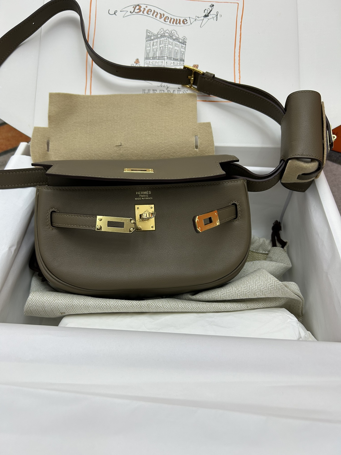 Hermes Kelly Moove Shoulder Bag In Etoupe Swift Leather